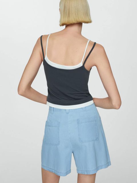 Szorty o prostym kroju ze średnim stanem