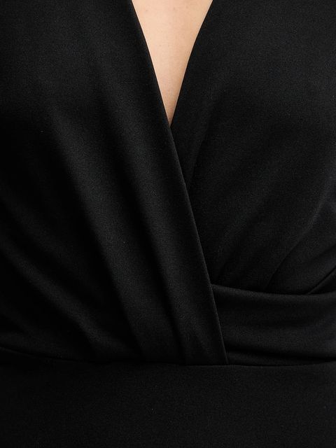 Silvian Heach sukienka BAGHED kolor czarny midi prosta GPA25002VE