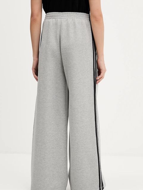 adidas Originals spodnie dresowe Spacer 3S Tp damskie kolor szary z aplikacją JV7497