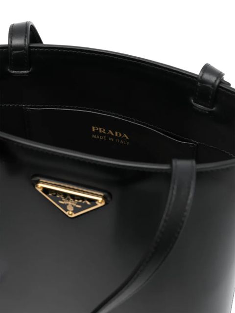 Prada triangle logo-plaque bucket bag - Black