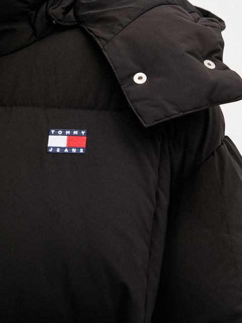 Tommy Jeans kurtka puchowa kolor czarny zimowa DW0DW21977