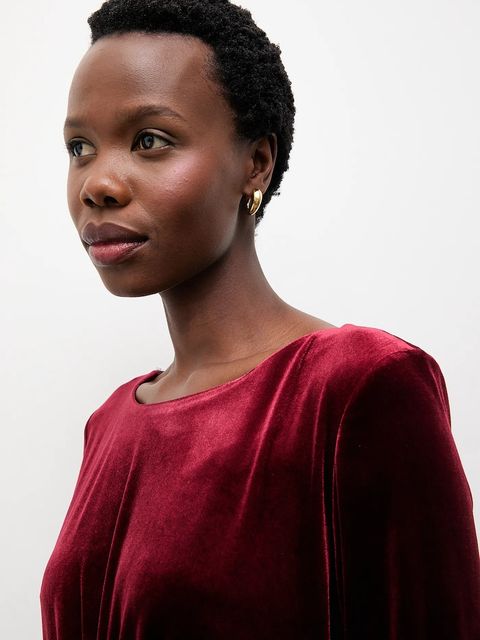 Answear.LAB sukienka welurowa kolor bordowy maxi dopasowana