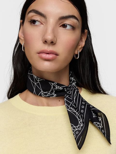 Tous apaszka damska kolor czarny wzorzysta 2002202633