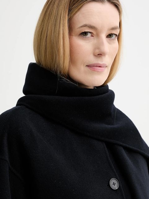 Marc O'Polo płaszcz z dodatkiem wełny kolor granatowy 600005170013