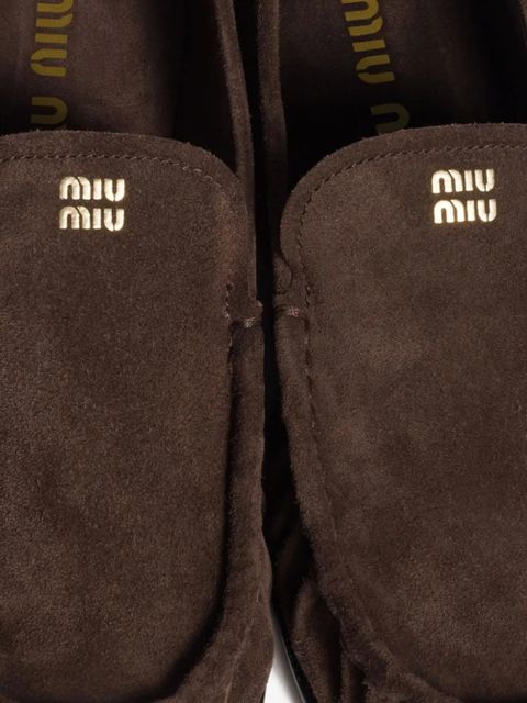 Miu Miu logo-print suede loafers - Brown