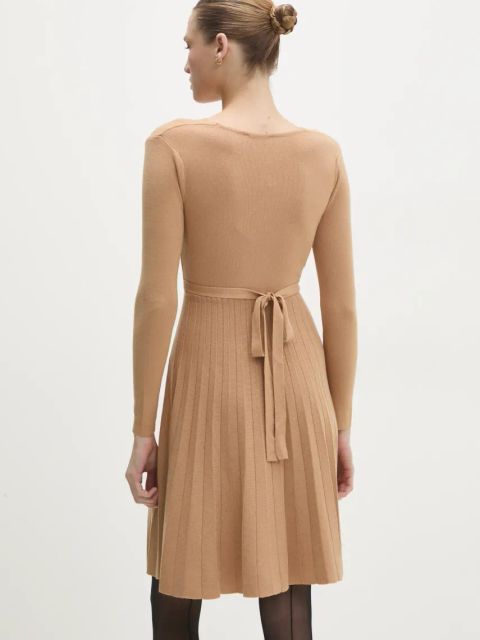 Answear.LAB sukienka kolor brązowy mini rozkloszowana