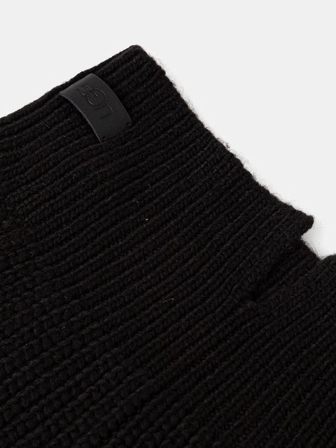 UGG kaptur z domieszką wełny CABLE kolor czarny 102740