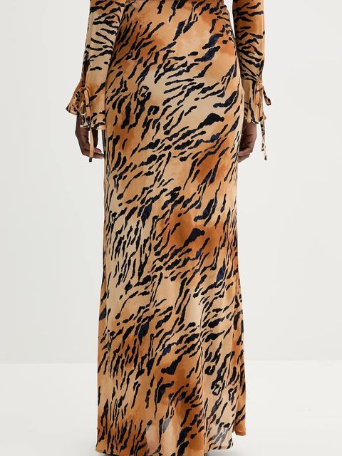 Never Fully Dressed spódnica kolor brązowy maxi rozkloszowana NFDSK714