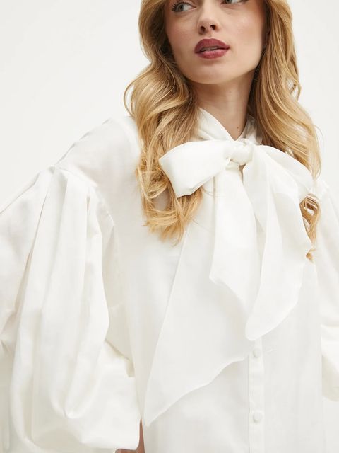 Charo Ruiz Ibiza koszula z domieszką jedwabiu Bommie kolor beżowy regular z wiązanym dekoltem 256201