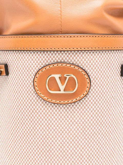 Valentino Garavani logo-detail bucket bag - Neutrals