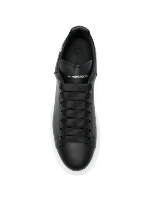 Alexander McQueen Oversized skull-print sneakers - Black