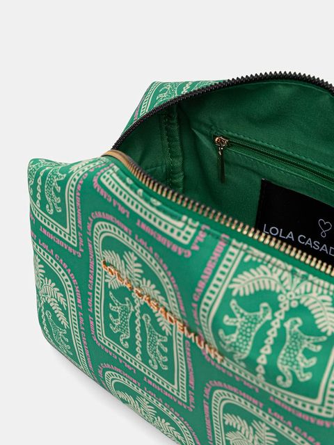 Lola Casademunt kosmetyczka