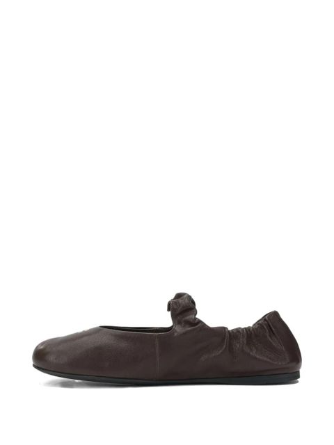 Miu Miu logo-stamp gathered ballet flats - Brown