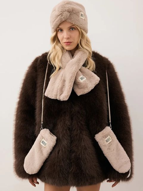 Bizuu szalik FLUFFY damski kolor beżowy gładki FLUFFY BEŻOWY AW