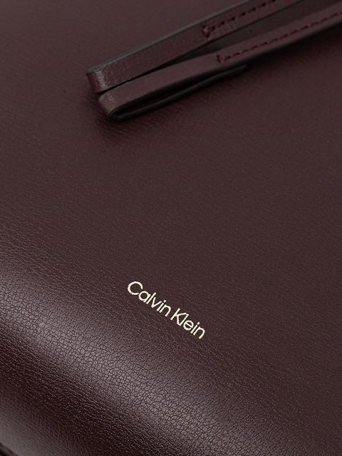 Calvin Klein plecak damski kolor bordowy mały gładki LV04F3297G