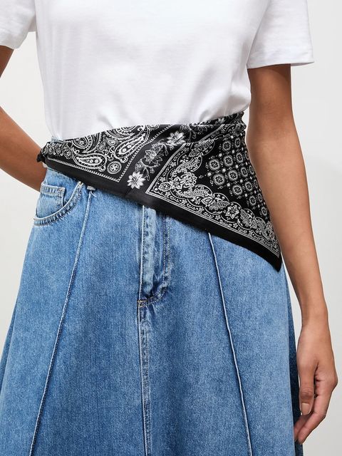 Answear.LAB apaszka jedwabna damska kolor czarny wzorzysta - zdjęcie produktu nr 1