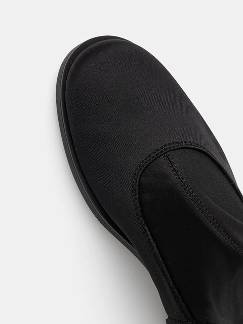 Love Moschino kozaki damskie kolor czarny na płaskim obcasie JA26074G0NIM0000