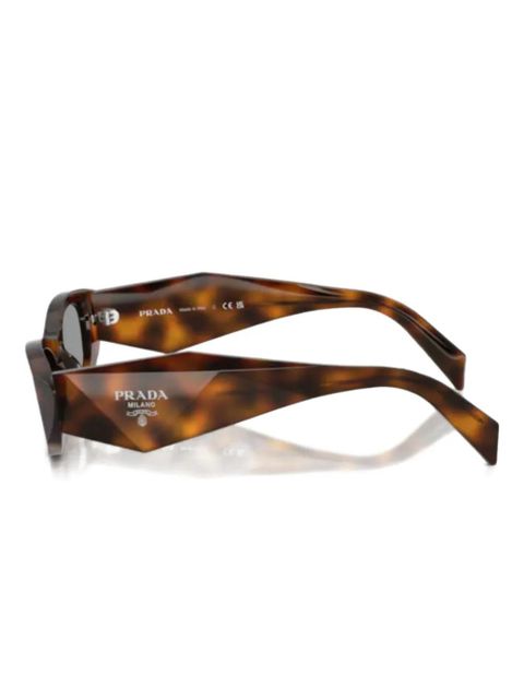 Prada Eyewear cat-eye frame sunglasses - Brown