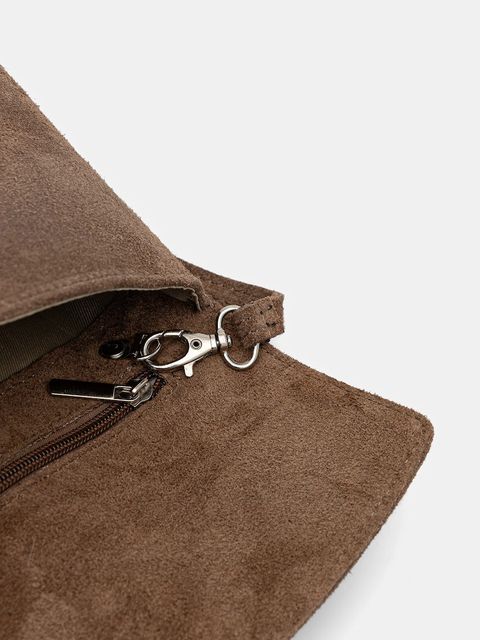 Answear.LAB kopertówka zamszowa kolor beżowy - zdjęcie produktu nr 2