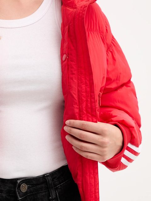 adidas Originals kurtka Cropped Puffer kolor czerwony przejściowa JX2966