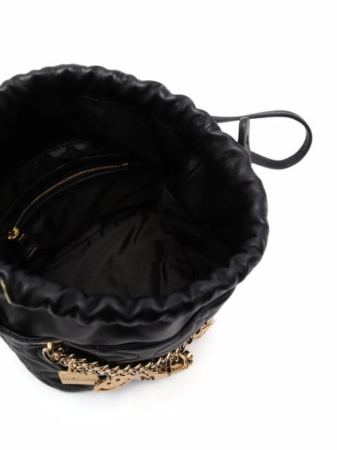 Moschino charm-detail bucket bag - Black
