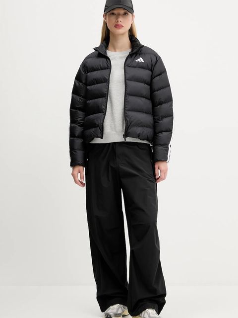 adidas kurtka Essentials kolor czarny zimowa JM8421