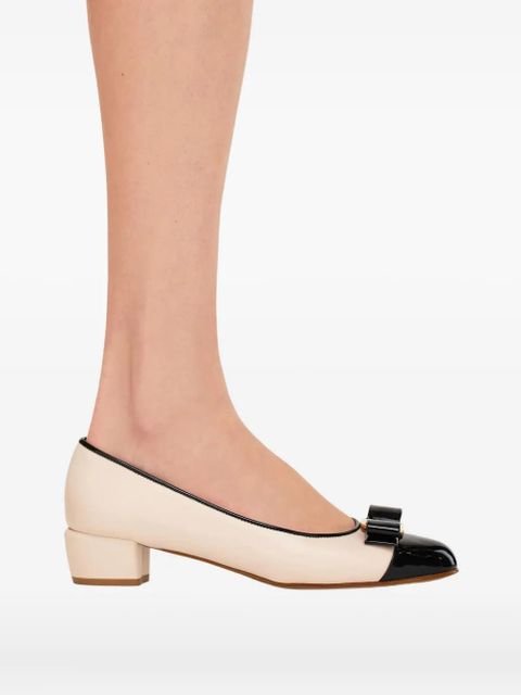 Ferragamo Vara pumps - Neutrals