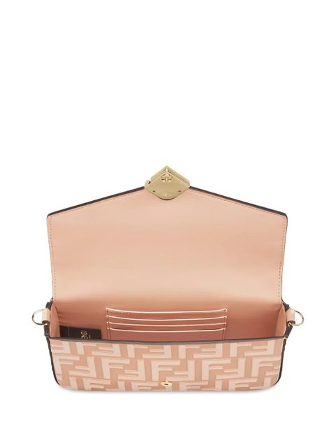 FENDI embossed-logo chain-detail wallet - Pink