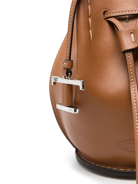 Tod's logo-charm bucket bag - Brown