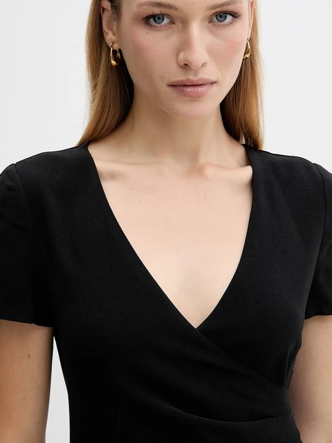 Armani Exchange sukienka kolor czarny maxi dopasowana XW000665 AF10872