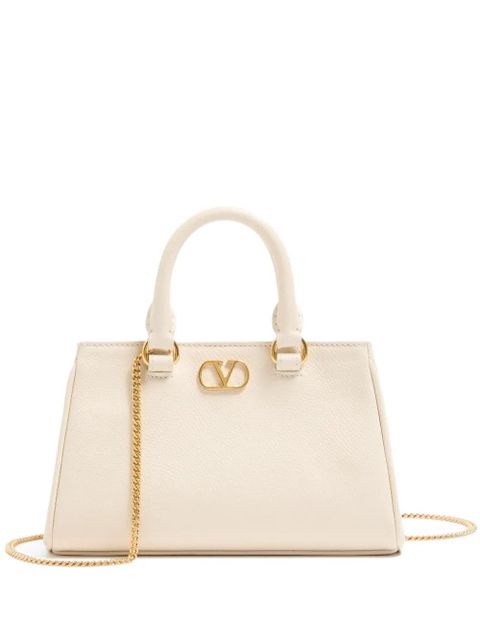Valentino Garavani mini VLogo Signature bag in grainy calfskin - Neutrals - zdjęcie produktu nr 1