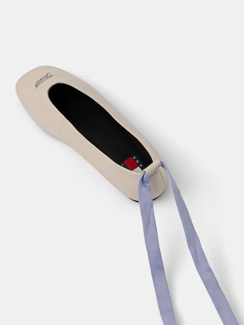 Tommy Hilfiger baleriny skórzane TJW BALLERINA WITH LACES kolor beżowy EN0EN02939