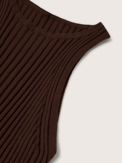 Top z prążkowanej dzianiny