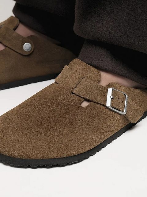 Birkenstock klapki zamszowe Boston kolor brązowy 1030814