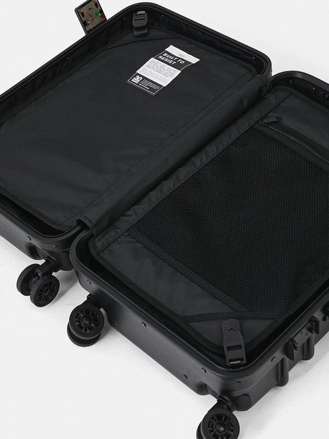 Eastpak walizka Resist'R Case S 55,5x35,5x23 cm kolor czarny EK0A5BJE0081