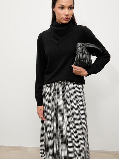 Answear.LAB sweter z wełny merino z apaszką damski kolor czarny lekki