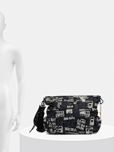 Desigual torebka NEWSPAPER ARICA kolor czarny 25WAXA20