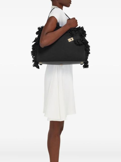 Ferragamo large Hug fringe-detail shoulder bag - Black - zdjęcie produktu nr 2