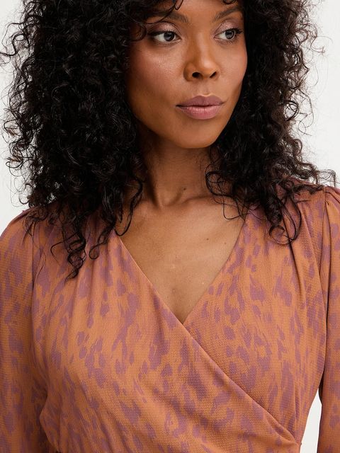 Silvian Heach sukienka HARGA kolor brązowy midi rozkloszowana GPA25415VE