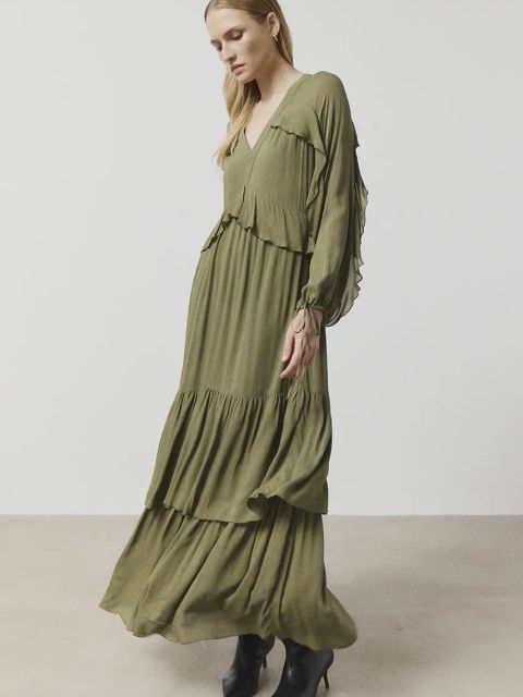 Answear.LAB sukienka kolor zielony midi rozkloszowana