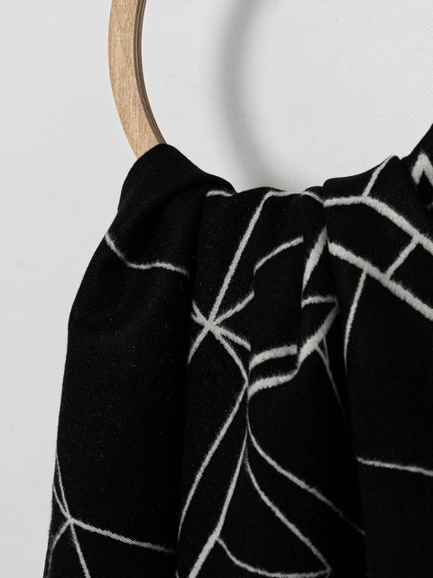 EA7 Emporio Armani szalik damski kolor czarny wzorzysty AF10450.7W000707 - zdjęcie produktu nr 2