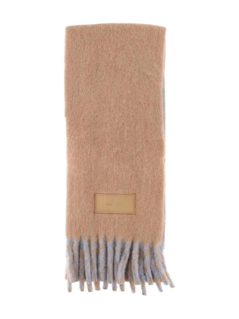 AMI Paris fringed logo-patch scarf - Neutrals - zdjęcie produktu nr 1