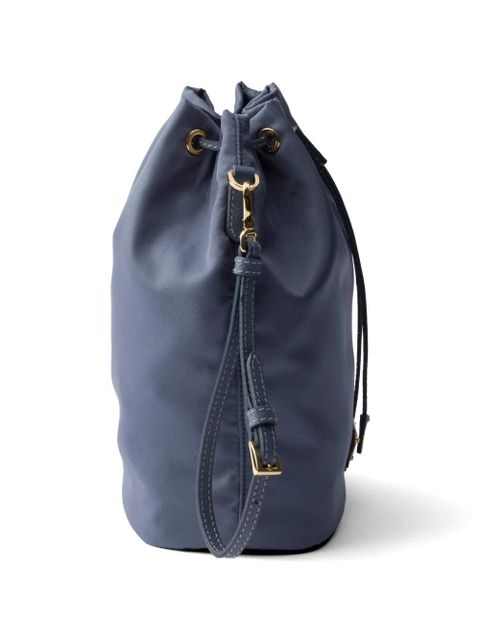 Prada logo-plaque bucket bag - Blue