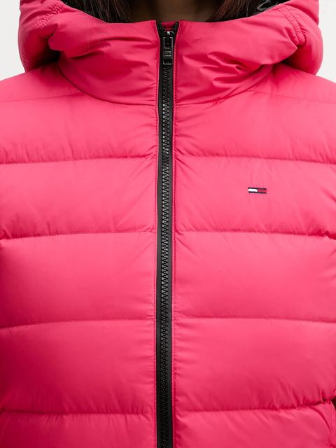 Tommy Jeans kurtka puchowa kolor czerwony zimowa DW0DW21617