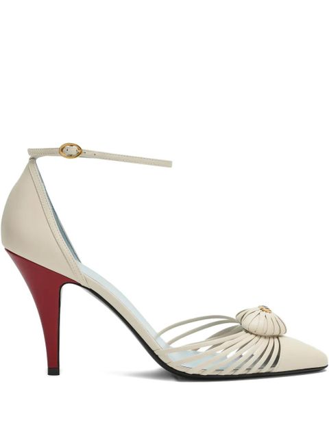 Valentino Garavani 10mm heart-plaque leather pumps - Neutrals - zdjęcie produktu nr 1