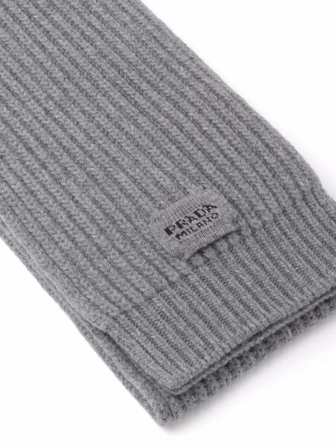 Prada logo-patch knitted scarf - Grey