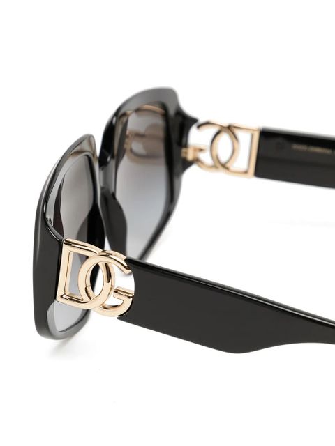 Dolce & Gabbana Eyewear oversized logo-plaque sunglasses - Black