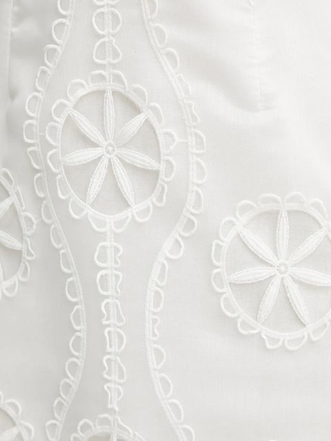 Bardot sukienka kolor biały mini prosta 59750DB