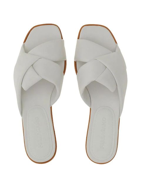 Ferragamo knot-detail leather slides - White