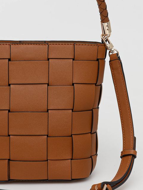 Guess torebka MAYLEE kolor brązowy HWWG96 61030